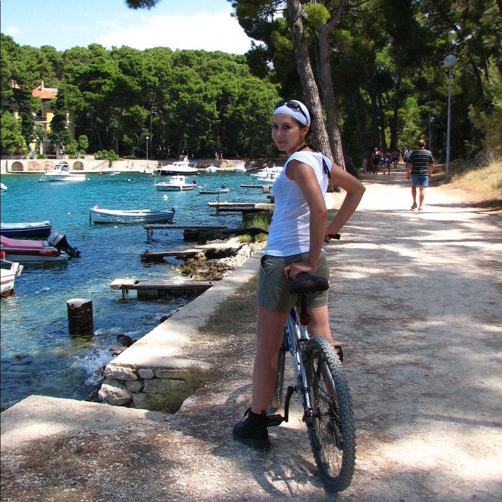 Meet your Posher, Elena